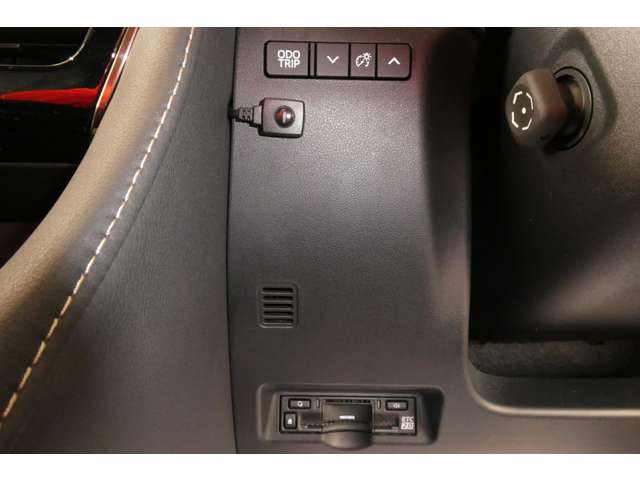 トヨタ アルファード　ハイブリッド ハイブリッド ２．５ Ｚ Ｅ－ＦＯＵＲ ４ＷＤ R5年 (東北) 99