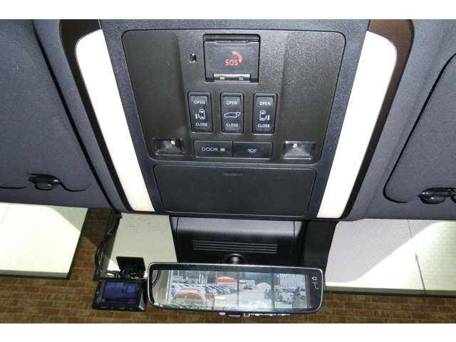トヨタ アルファード　ハイブリッド ハイブリッド ２．５ Ｚ Ｅ－ＦＯＵＲ ４ＷＤ R5年 (東北) 99