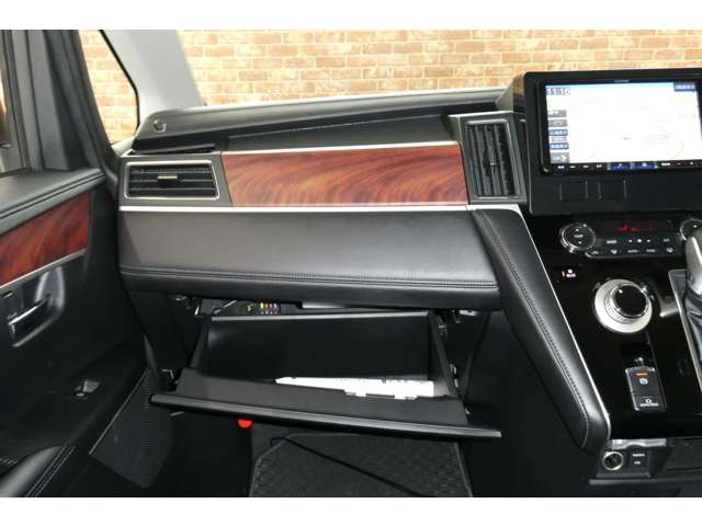 三菱 デリカ　Ｄ：５ ２．２ Ｇ パワーパッケージ ディーゼルターボ ４ＷＤ R3年 (東北) 99