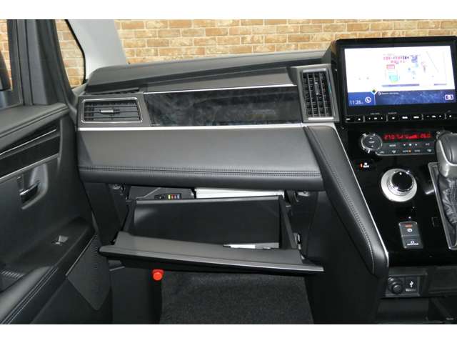 三菱 デリカ　Ｄ：５ ２．２ Ｇ パワーパッケージ ディーゼルターボ ４ＷＤ R2年 (東北) 99