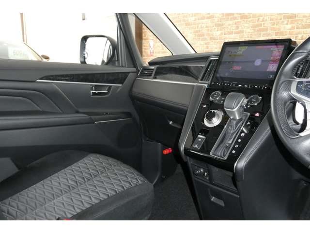 三菱 デリカ　Ｄ：５ ２．２ Ｇ パワーパッケージ ディーゼルターボ ４ＷＤ R2年 (東北) 99