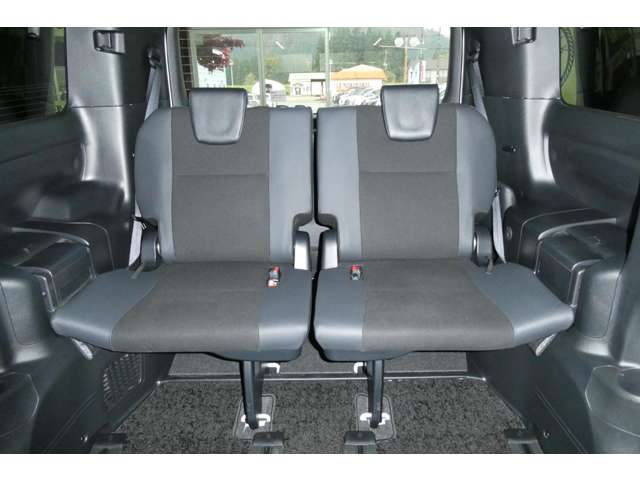 トヨタ ノア ２．０ ＳＩ ＷＸＢＩＩ ４ＷＤ R3年 (東北) 99