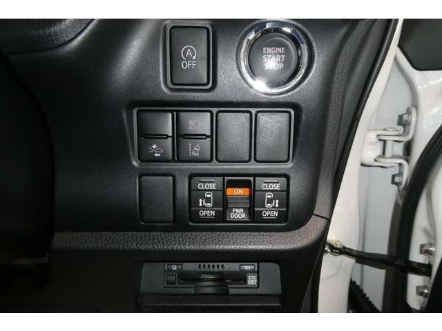 トヨタ ノア ２．０ ＳＩ ＷＸＢＩＩ ４ＷＤ R3年 (東北) 99