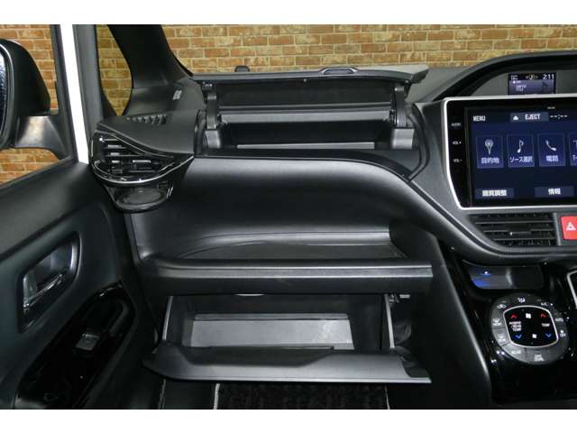 トヨタ ノア ２．０ ＳＩ ＷＸＢＩＩ ４ＷＤ R3年 (東北) 99