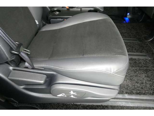 トヨタ ノア ２．０ ＳＩ ＷＸＢＩＩ ４ＷＤ R3年 (東北) 99