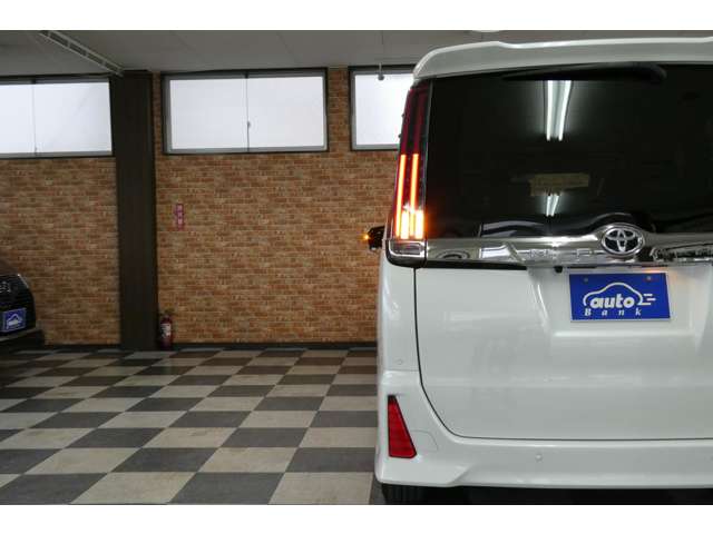 トヨタ ノア ２．０ ＳＩ ＷＸＢＩＩ ４ＷＤ R3年 (東北) 99