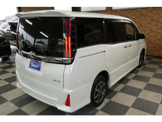 トヨタ ノア ２．０ ＳＩ ＷＸＢＩＩ ４ＷＤ R3年 (東北) 99