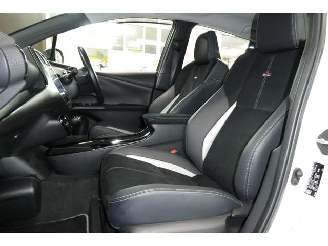 トヨタ プリウスＰＨＶ １．８ Ｓ ＧＲ スポーツ R1年 (東北) 99