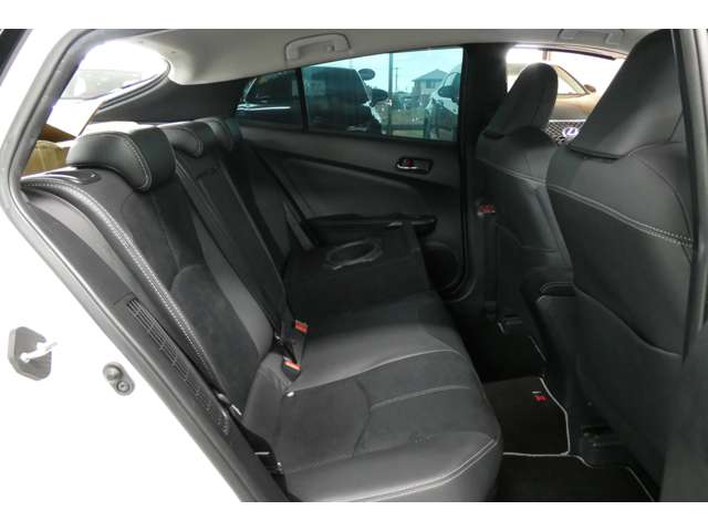 トヨタ プリウスＰＨＶ １．８ Ｓ ＧＲ スポーツ R1年 (東北) 99