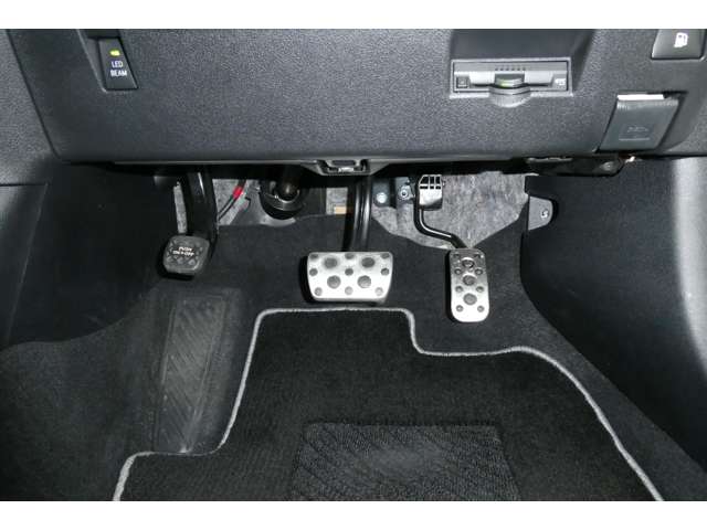 トヨタ プリウスＰＨＶ １．８ Ｓ ＧＲ スポーツ R1年 (東北) 99