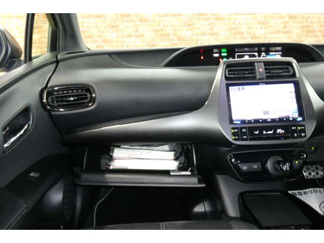 トヨタ プリウスＰＨＶ １．８ Ｓ ＧＲ スポーツ R1年 (東北) 99