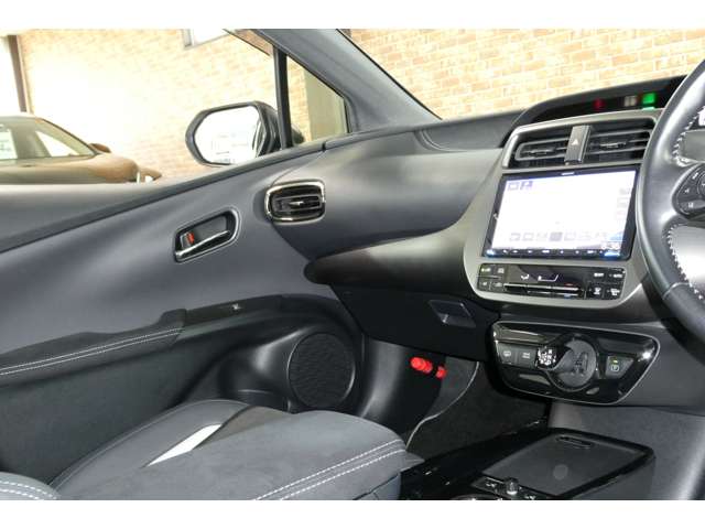 トヨタ プリウスＰＨＶ １．８ Ｓ ＧＲ スポーツ R1年 (東北) 99