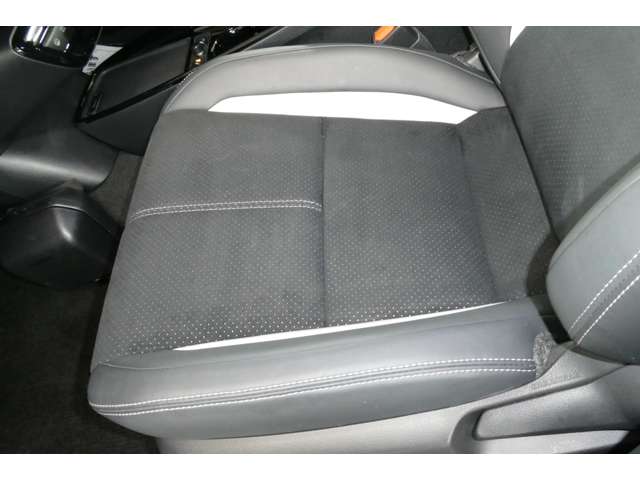 トヨタ プリウスＰＨＶ １．８ Ｓ ＧＲ スポーツ R1年 (東北) 99