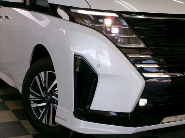 日産 セレナ ２．０ ハイウェイスターＶ ４ＷＤ R5年 (東北) 99