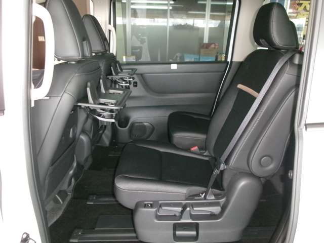 日産 セレナ １．４ Ｅ－４ＯＲＣＥ ハイウェイスターＶ ４ＷＤ R6年 (東北) 99