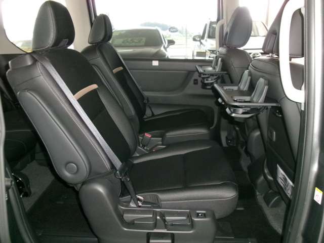 日産 セレナ １．４ Ｅ－４ＯＲＣＥ ハイウェイスターＶ ４ＷＤ R6年 (東北) 99