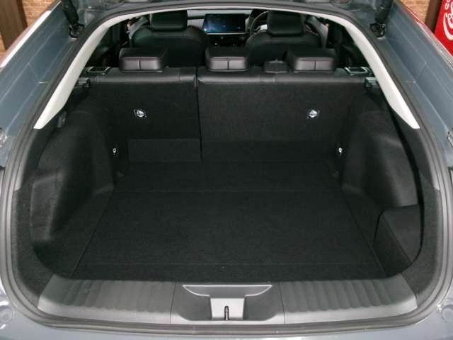 トヨタ プリウス ２．０ Ｚ Ｅ－ＦＯＵＲ ４ＷＤ R5年 (東北) 99