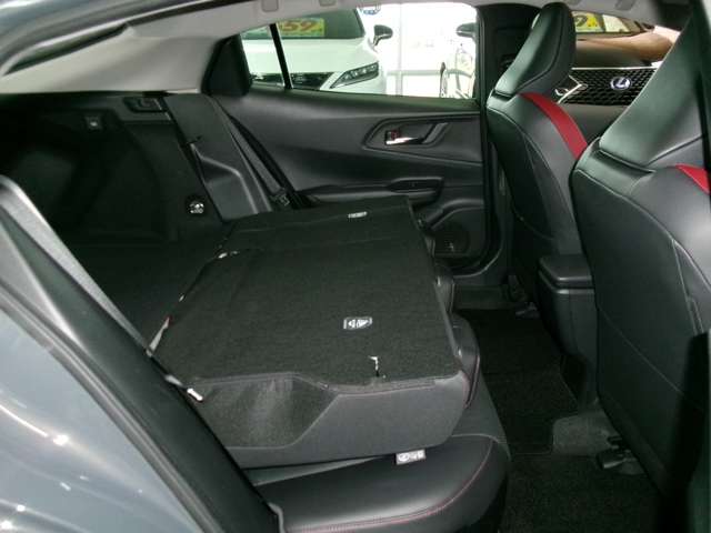 トヨタ プリウス ２．０ Ｚ Ｅ－ＦＯＵＲ ４ＷＤ R5年 (東北) 99