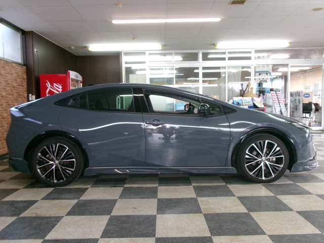 トヨタ プリウス ２．０ Ｚ Ｅ－ＦＯＵＲ ４ＷＤ R5年 (東北) 99