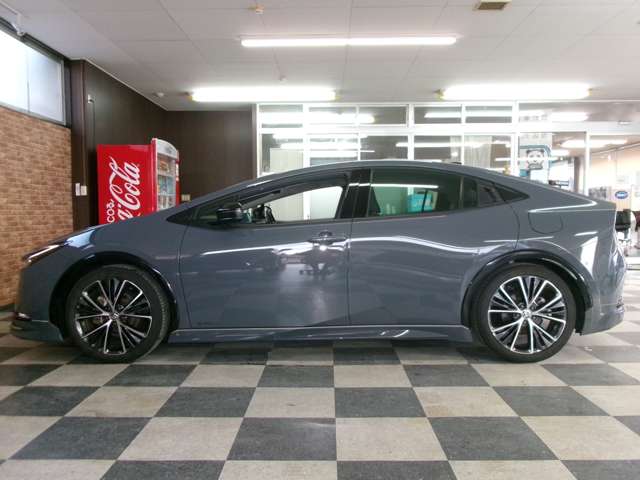 トヨタ プリウス ２．０ Ｚ Ｅ－ＦＯＵＲ ４ＷＤ R5年 (東北) 99