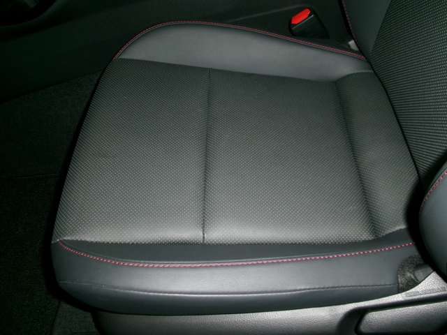 トヨタ プリウス ２．０ Ｚ Ｅ－ＦＯＵＲ ４ＷＤ R5年 (東北) 99