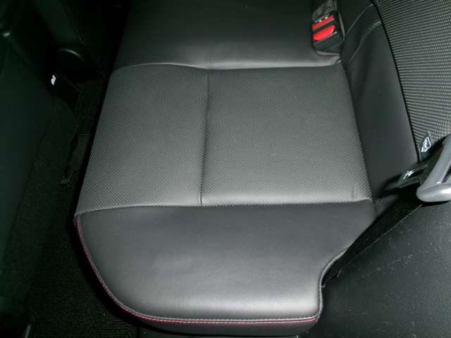トヨタ プリウス ２．０ Ｚ Ｅ－ＦＯＵＲ ４ＷＤ R5年 (東北) 99
