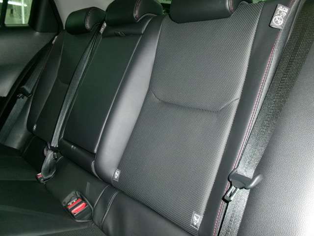 トヨタ プリウス ２．０ Ｚ Ｅ－ＦＯＵＲ ４ＷＤ R5年 (東北) 99