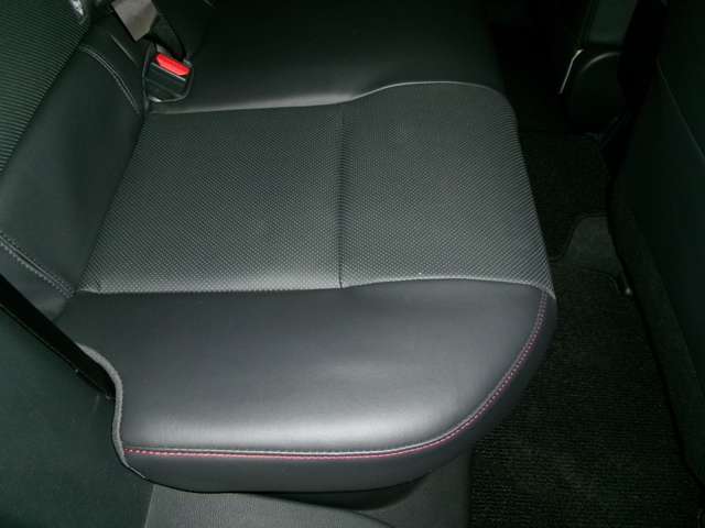 トヨタ プリウス ２．０ Ｚ Ｅ－ＦＯＵＲ ４ＷＤ R5年 (東北) 99