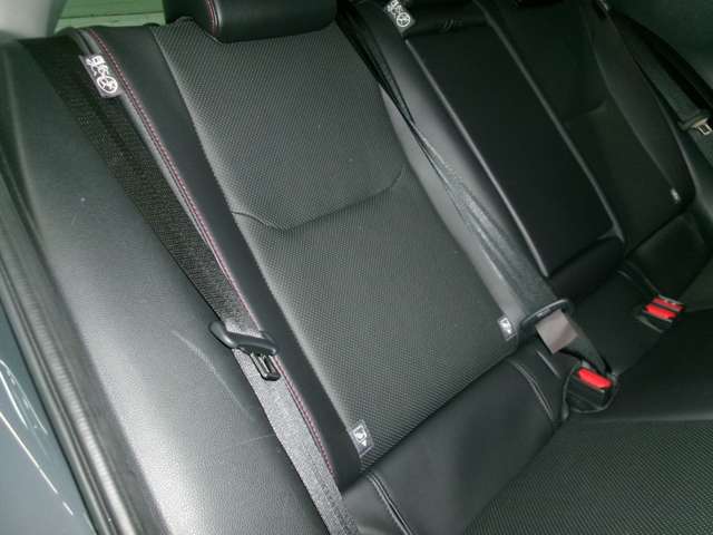 トヨタ プリウス ２．０ Ｚ Ｅ－ＦＯＵＲ ４ＷＤ R5年 (東北) 99
