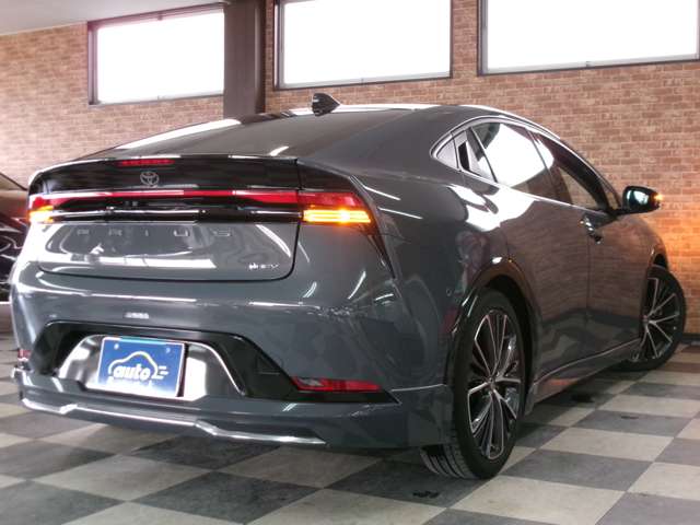 トヨタ プリウス ２．０ Ｚ Ｅ－ＦＯＵＲ ４ＷＤ R5年 (東北) 99