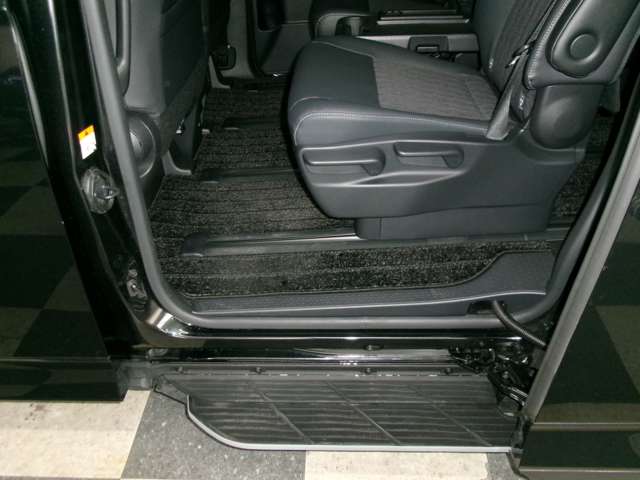 トヨタ ノア １．８ ハイブリッド Ｓ－Ｚ Ｅ－ＦＯＵＲ ４ＷＤ R5年 (東北) 99