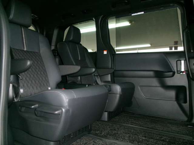 トヨタ ノア １．８ ハイブリッド Ｓ－Ｚ Ｅ－ＦＯＵＲ ４ＷＤ R5年 (東北) 99
