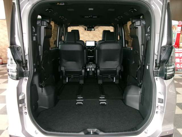 トヨタ ヴォクシー １．８ ハイブリッド Ｓ－Ｚ Ｅ－ＦＯＵＲ ４ＷＤ R5年 (東北) 99