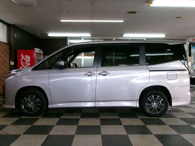 トヨタ ヴォクシー １．８ ハイブリッド Ｓ－Ｚ Ｅ－ＦＯＵＲ ４ＷＤ R5年 (東北) 99