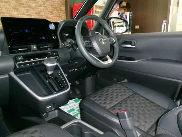 トヨタ ヴォクシー １．８ ハイブリッド Ｓ－Ｚ Ｅ－ＦＯＵＲ ４ＷＤ R5年 (東北) 99