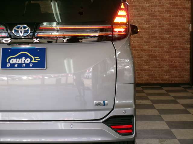 トヨタ ヴォクシー １．８ ハイブリッド Ｓ－Ｚ Ｅ－ＦＯＵＲ ４ＷＤ R5年 (東北) 99