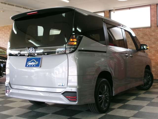 トヨタ ヴォクシー １．８ ハイブリッド Ｓ－Ｚ Ｅ－ＦＯＵＲ ４ＷＤ R5年 (東北) 99