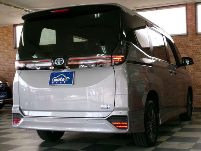 トヨタ ヴォクシー １．８ ハイブリッド Ｓ－Ｚ Ｅ－ＦＯＵＲ ４ＷＤ R5年 (東北) 99