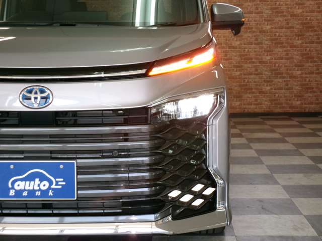 トヨタ ヴォクシー １．８ ハイブリッド Ｓ－Ｚ Ｅ－ＦＯＵＲ ４ＷＤ R5年 (東北) 99