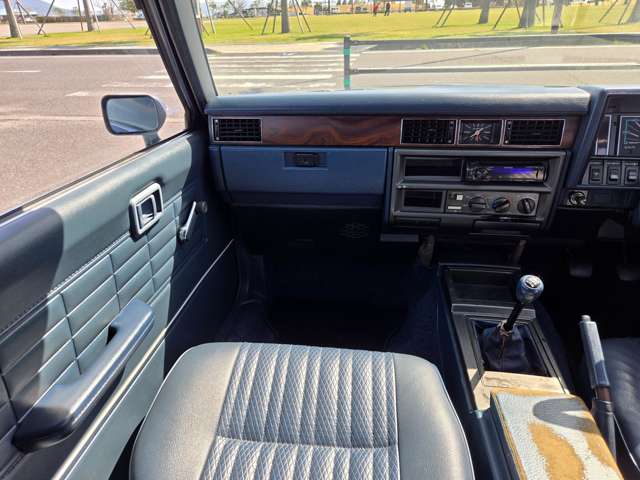 日産 グロリアバン ５速ＭＴ H6年 () 99