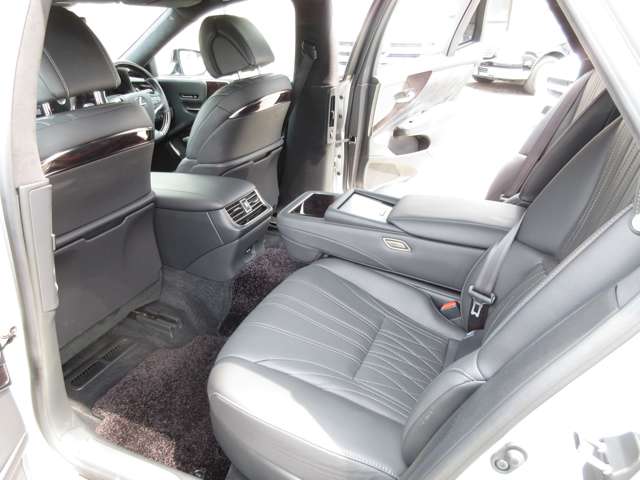 レクサス ＬＳ５００ｈ ５００Ｈ バージョンＬ アドバンスト ドライブ ４ＷＤ R3年 () 99