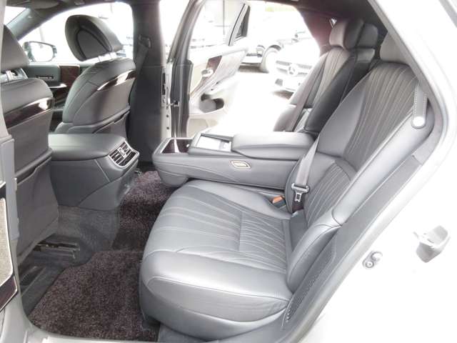 レクサス ＬＳ５００ｈ ５００Ｈ バージョンＬ アドバンスト ドライブ ４ＷＤ R3年 () 99