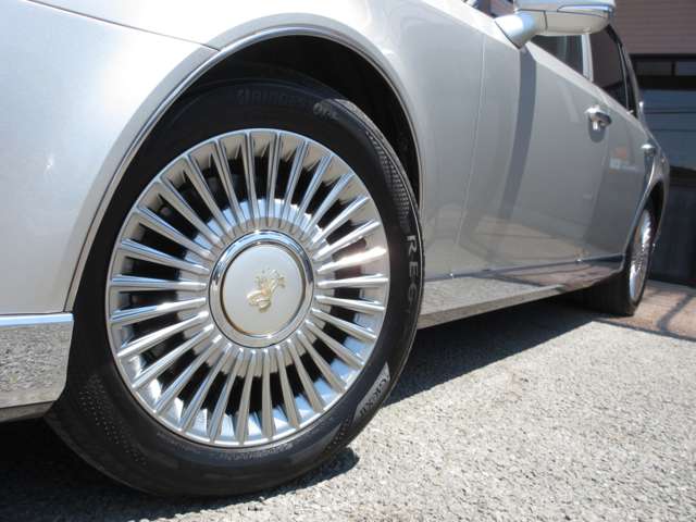 トヨタ センチュリー　ハイブリッド ５．０ R1年 () 99