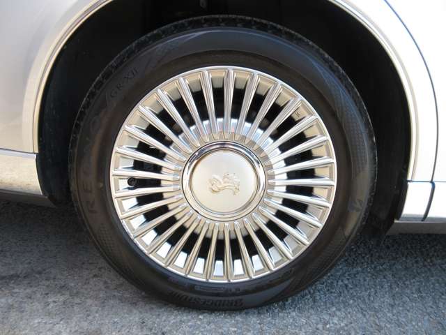 トヨタ センチュリー　ハイブリッド ５．０ R1年 () 99