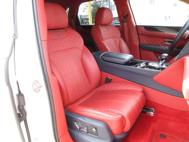 ベントレー ベンテイガ ６．０ ４ＷＤ H29年 () 99