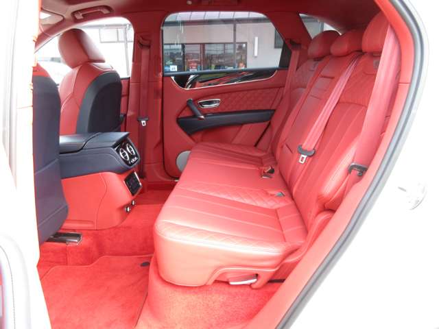ベントレー ベンテイガ ６．０ ４ＷＤ H29年 () 99