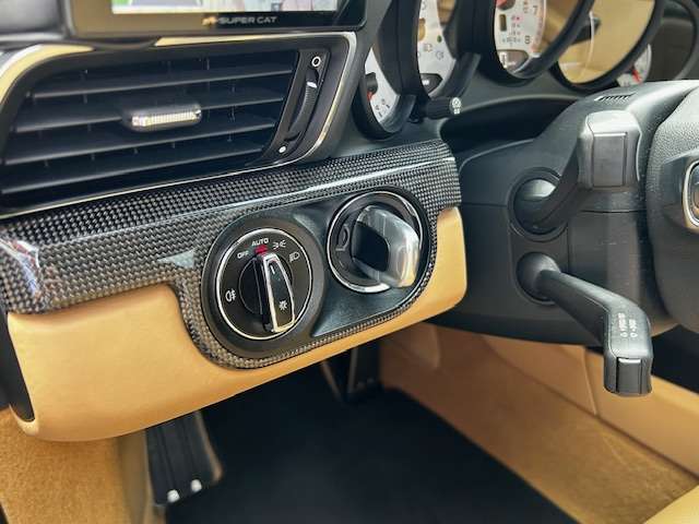 ポルシェ ９１１ ターボＳ ＰＤＫ H27年 (関東) 99