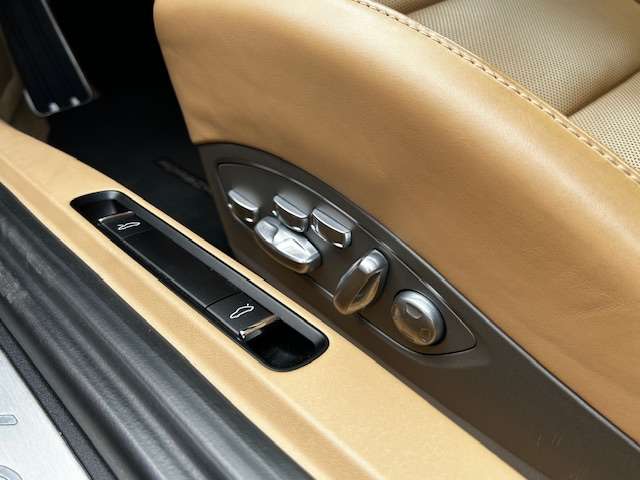 ポルシェ ９１１ ターボＳ ＰＤＫ H27年 (関東) 99