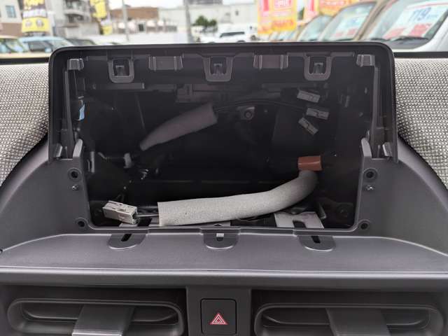 ホンダ フリード　ハイブリッド １．５ Ｅ：ＨＥＶ エアー R8年 (九州・沖縄) 99