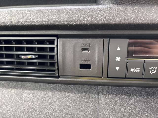ホンダ Ｎ　ＢＯＸ カスタム ６６０ R8年 (九州・沖縄) 99